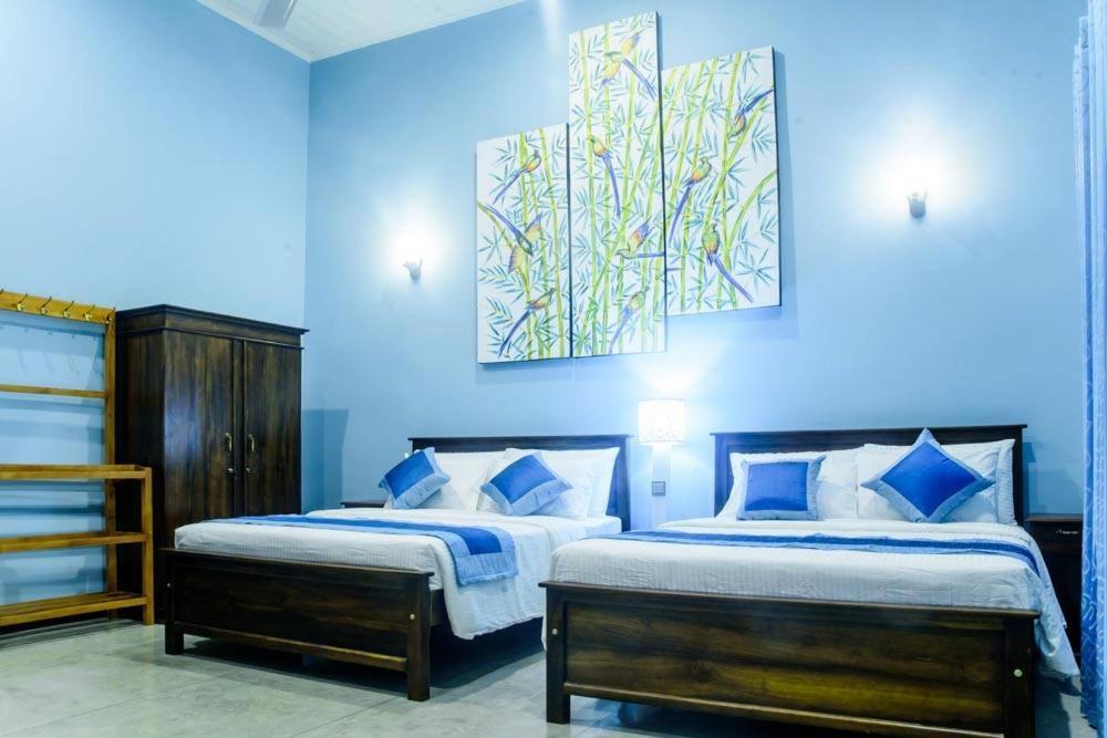 Man Mountain Villa Matale Bagian luar foto