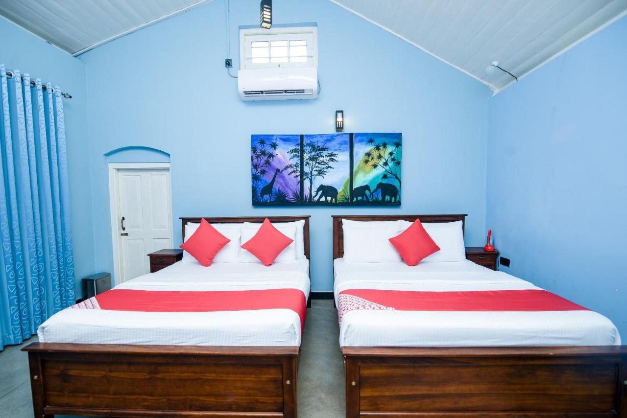 Man Mountain Villa Matale Bagian luar foto