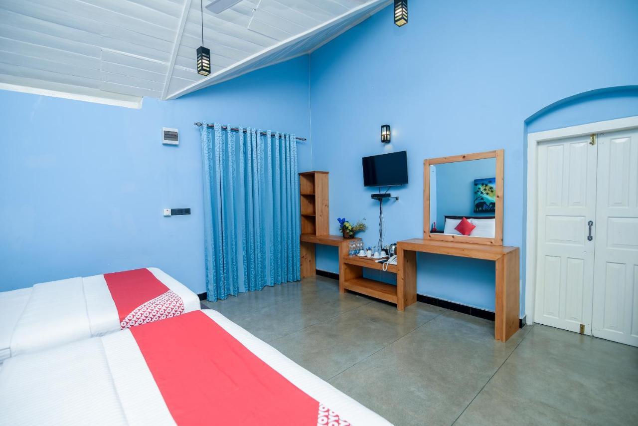 Man Mountain Villa Matale Bagian luar foto