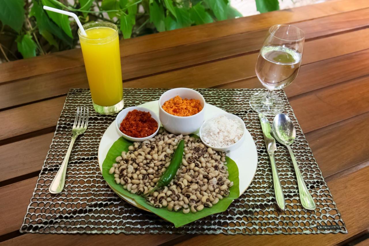 Man Mountain Villa Matale Bagian luar foto